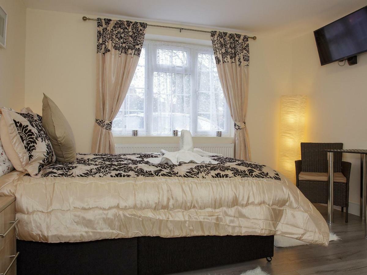 Gooseacre Rooms Харроу Экстерьер фото